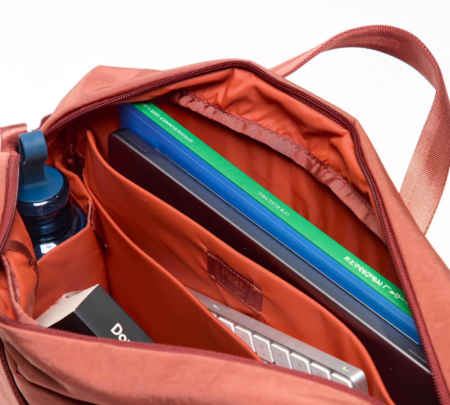 MODE Shoulder Bag 12L - Image 24