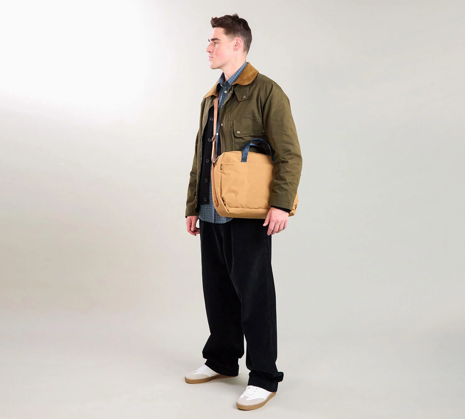 MODE Shoulder Bag 12L - Image 8